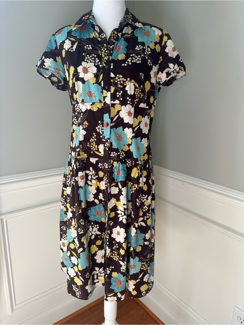 Mlle Gabrielle Brown Floral Button-Front Dress with Teal & White Blooms